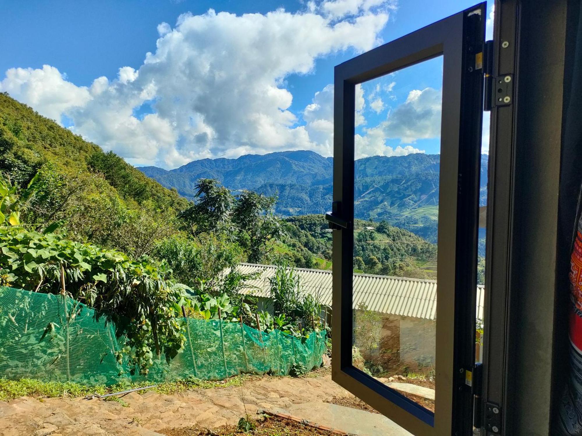 Indigenous Homestay- Trek- Food- Bus Mu Cang Chai Rom bilde
