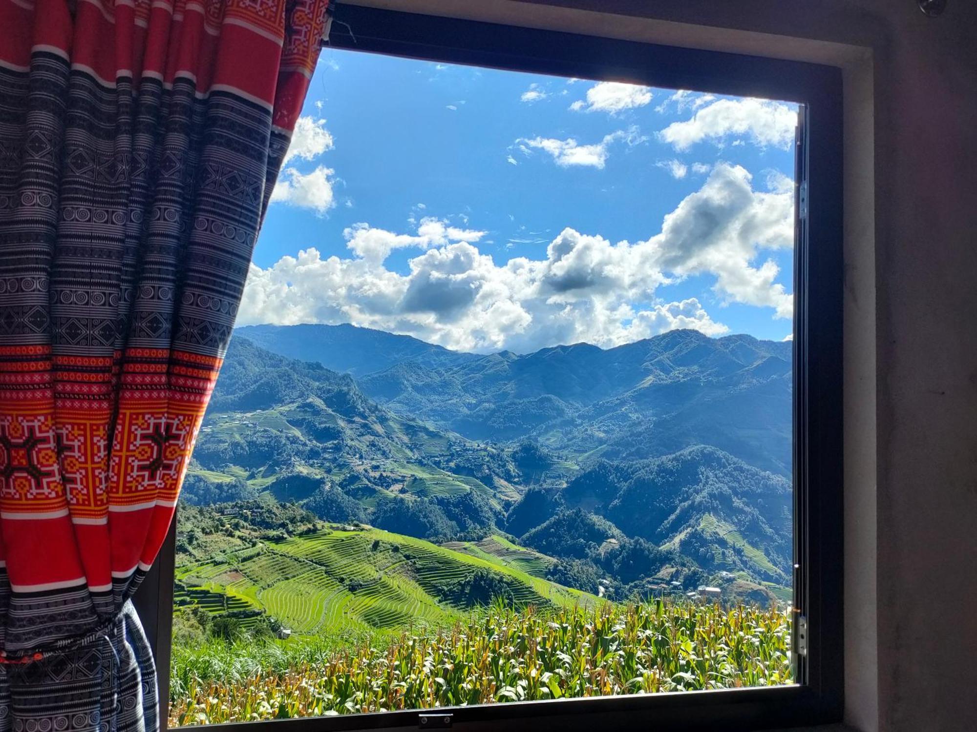 Indigenous Homestay- Trek- Food- Bus Mu Cang Chai Rom bilde