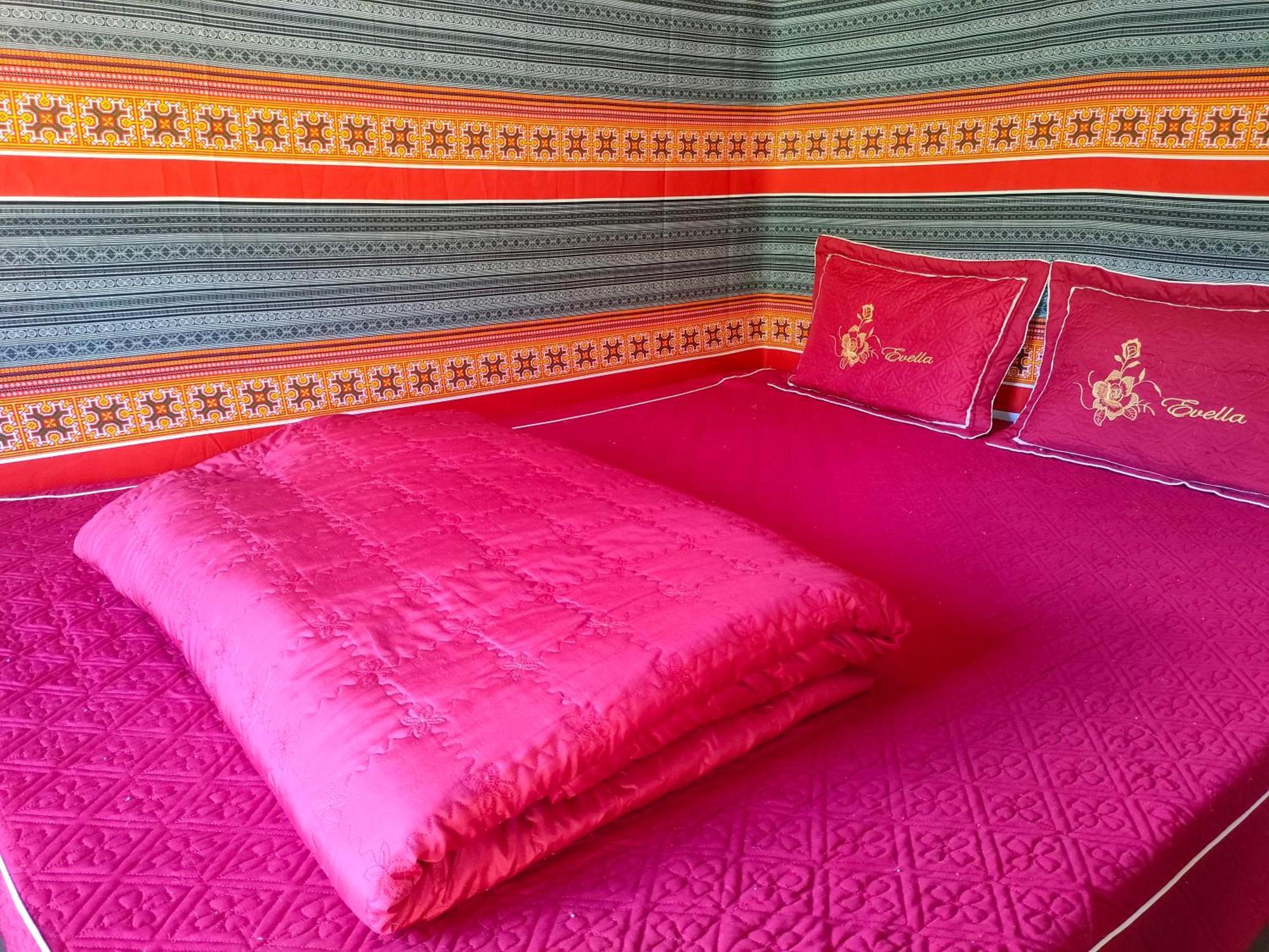 Indigenous Homestay- Trek- Food- Bus Mu Cang Chai Rom bilde