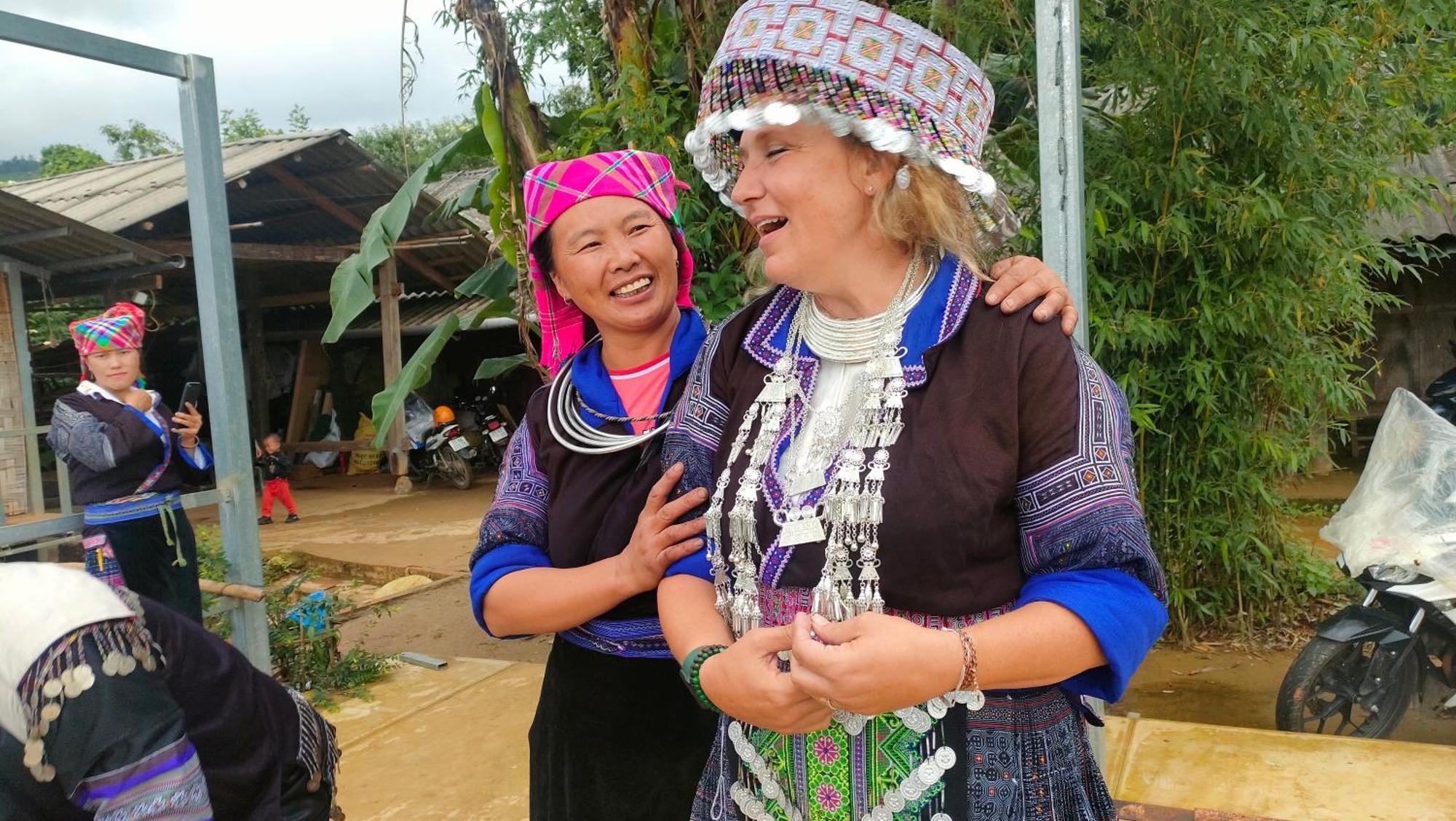 Indigenous Homestay- Trek- Food- Bus Mu Cang Chai Eksteriør bilde
